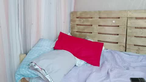 Snapshot of nicky_oli chatting on 02-15-25, 03:06 nicky_oli online show from 02-15-25, 03:06