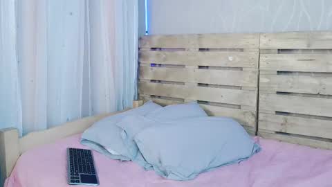 Snapshot of nicky_oli chatting on 02-26-25, 04:45 nicky_oli online show from 02-26-25, 04:45