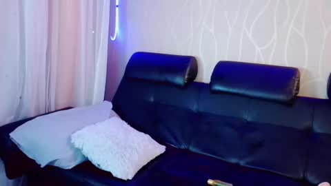 Snapshot of nicky_oli chatting on 03-02-25, 06:30 nicky_oli online show from 03-02-25, 06:30