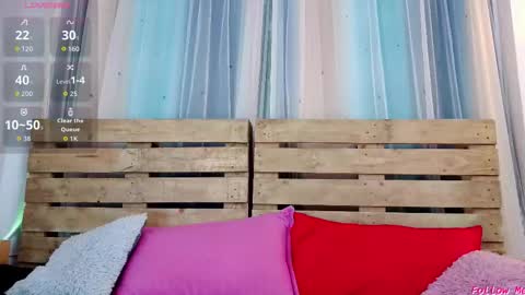 Snapshot of nicky_oli chatting on 10-15-25, 03:01 nicky_oli online show from 10-15-25, 03:01