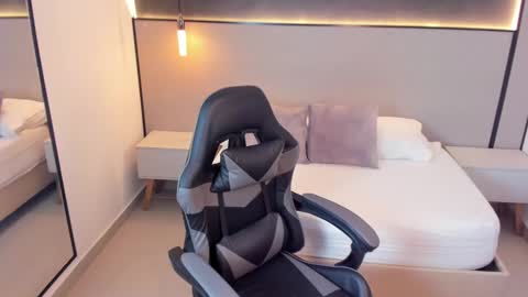 Nicky  online show from 10-07-25, 02:20