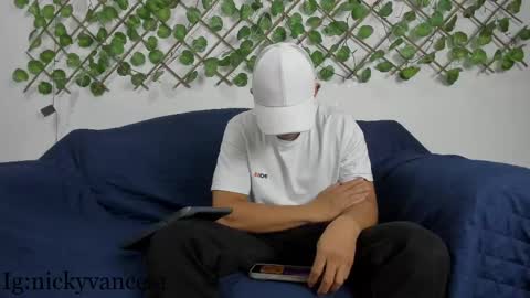 nicky online show from 03-10-25, 07:18