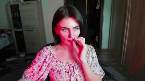 Nicky Weekends online show from 03-08-25, 01:06