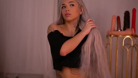 Nicky online show from 10-26-25, 07:09