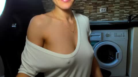 Snapshot of nickyplus chatting on 02-23-25, 12:48 Nicky online show from 02-23-25, 12:48