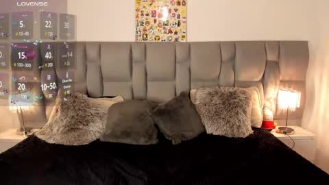 Snapshot of nickytouse chatting on 03-08-25, 12:22 Nicky online show from 03-08-25, 12:22