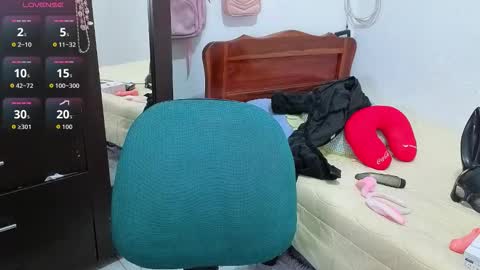 Nicolle online show from 12-03-25, 11:25