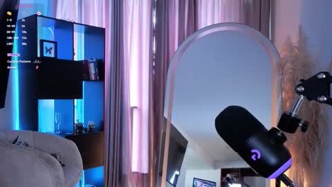 Nicky online show from 09-15-25, 04:18