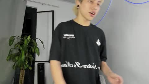 Nico  online show from 09-16-25, 03:40