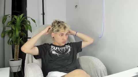 Nico  online show from 09-24-25, 04:16