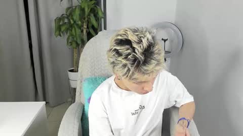 Nico  online show from 10-22-25, 11:37