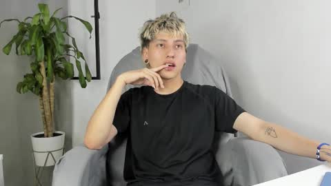 Nico  online show from 10-27-25, 02:32