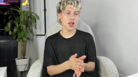 Nico  online show from 11-04-25, 01:16