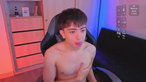 Nicolas online show from 10-27-25, 08:13