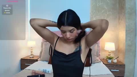 Nicol Alvarez online show from 10-29-25, 07:48