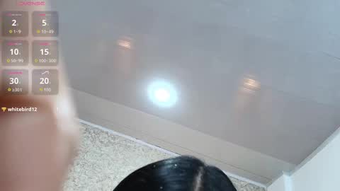 Nicol Alvarez online show from 10-30-25, 09:04