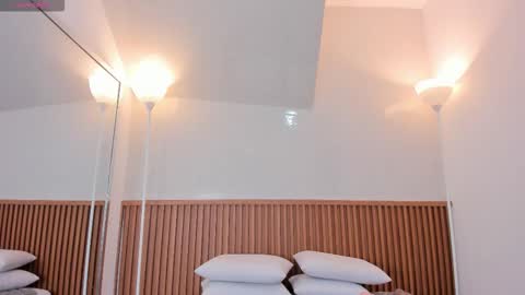 Nicol online show from 01-10-26, 03:52