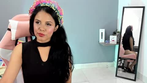 Nicol sanchez online show from 01-03-25, 01:48