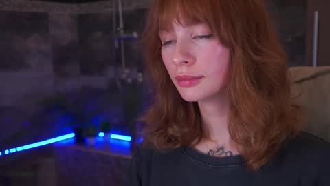 Nicol Moonn online show from 11-28-25, 08:28