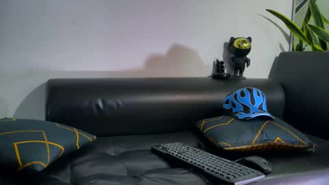 Nicolas online show from 11-02-25, 12:57