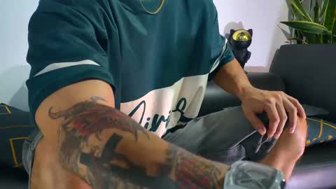 Nicolas online show from 11-11-25, 07:58