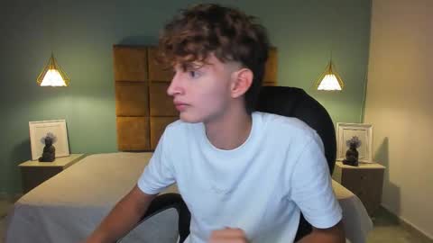 nicolasferrer18 online show from 11-15-25, 07:21