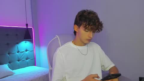 nicolasferrer18 online show from 12-17-25, 07:31