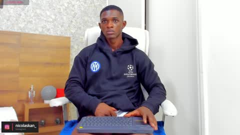 Nicolas online show from 12-10-24, 01:00