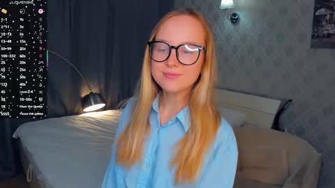 Nicoletta online show from 10-19-25, 05:13