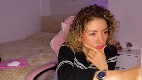 Nicol  online show from 11-21-25, 02:27