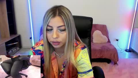 Snapshot of nicole___19 chatting on 09-18-25, 05:37 Nico online show from 09-18-25, 05:37