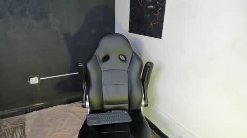 Snapshot of nicole_and_thiago1 chatting on 02-25-26, 10:19 nicole_and_thiago1 online show from 02-25-26, 10:19