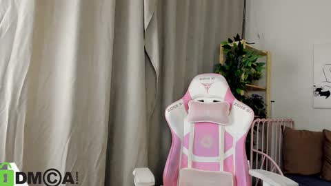 Snapshot of nicole_charm chatting on 10-30-25, 08:09 GMT7TueWedThSu 0300am-0900am. Sa 1000am-0400pm online show from 10-30-25, 08:09