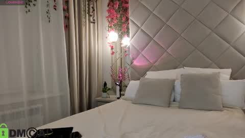 Snapshot of nicole_charm chatting on 12-01-25, 12:04 GMT7TueWedThSu 0300am-0900am. Sa 1000am-0400pm online show from 12-01-25, 12:04