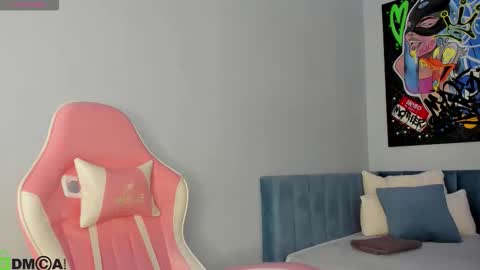 GMT7TueWedThSu 0300am-0900am. Sa 1000am-0400pm online show from 12-16-25, 12:15