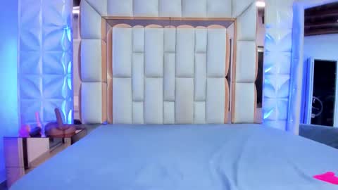 Nicole  online show from 01-15-26, 07:39