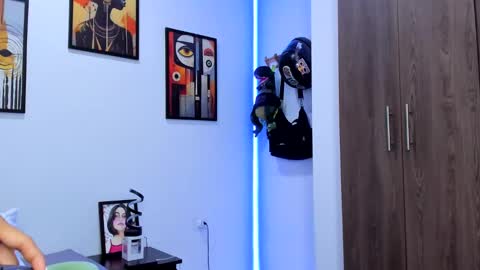 Nick online show from 01-18-25, 09:34