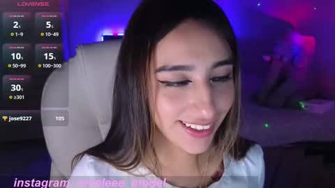 Nicole online show from 09-21-25, 09:00