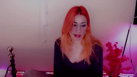 Snapshot of nicole_g0ld_ chatting on 12-01-24, 06:30 Nicole online show from 12-01-24, 06:30