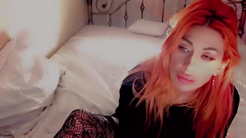 Snapshot of nicole_g0ld_ chatting on 12-06-24, 07:10 Nicole online show from 12-06-24, 07:10