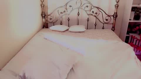 Snapshot of nicole_g0ld_ chatting on 03-01-25, 07:30 Nicole online show from 03-01-25, 07:30