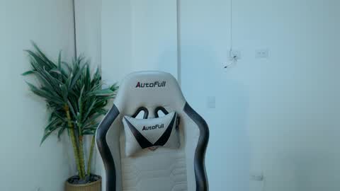 Snapshot of nicole_lushh chatting on 11-16-25, 02:50 nicole_lushh online show from 11-16-25, 02:50