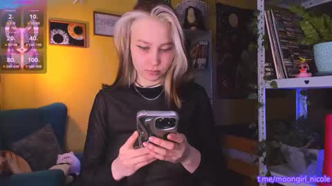 Nicole online show from 11-23-25, 08:19