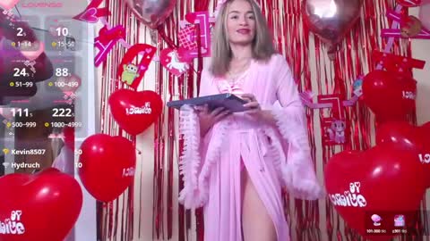 Nicole Santana online show from 02-15-25, 12:37