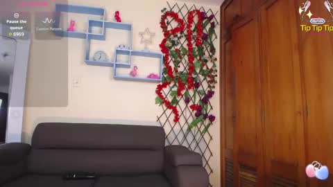 Nicole Santana online show from 03-11-25, 06:21