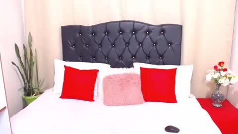 Snapshot of nicolechanell271 chatting on 03-08-25, 03:17 Nicole Chanel online show from 03-08-25, 03:17