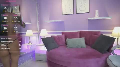 Snapshot of nicolecrawft chatting on 09-27-25, 07:08 Nicole Crawft online show from 09-27-25, 07:08