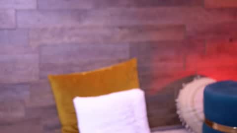 Snapshot of nicoledevin chatting on 12-21-25, 07:59 Nicole online show from 12-21-25, 07:59