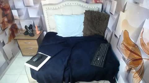 nicolee millerr online show from 01-25-25, 04:13