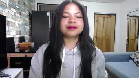 Nicole online show from 10-06-25, 11:51